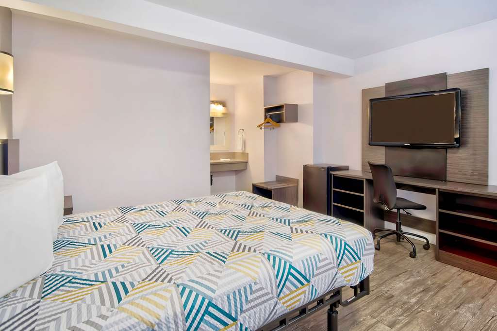 Motel 6 Inglewood CA - photo 17