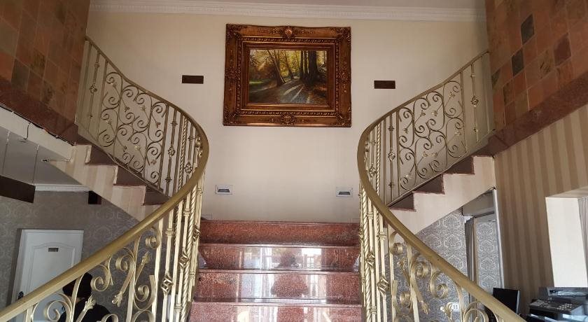 Savoy Lodge