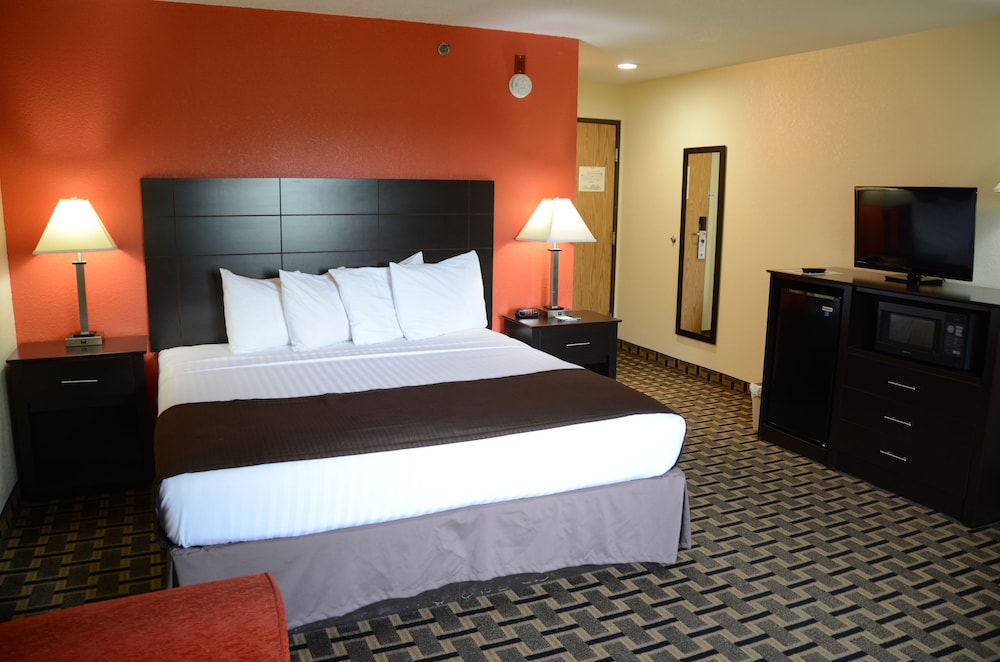 AmericInn by Wyndham West Burlington - photo 16
