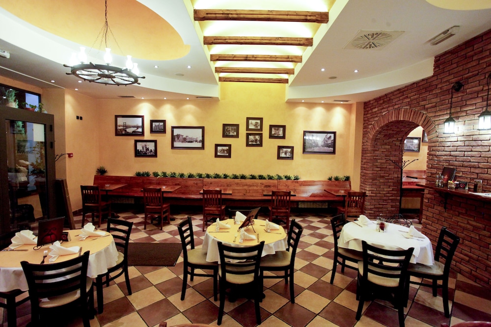 מזון ומשקאות