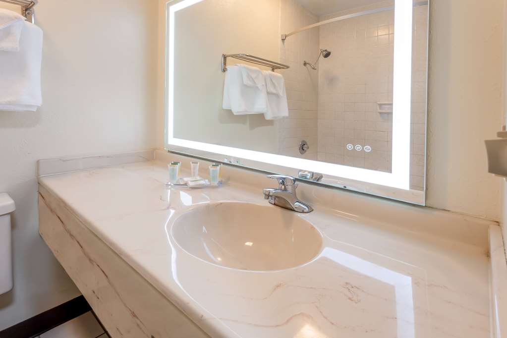 Super 8 By Wyndham Wooster - photo 25