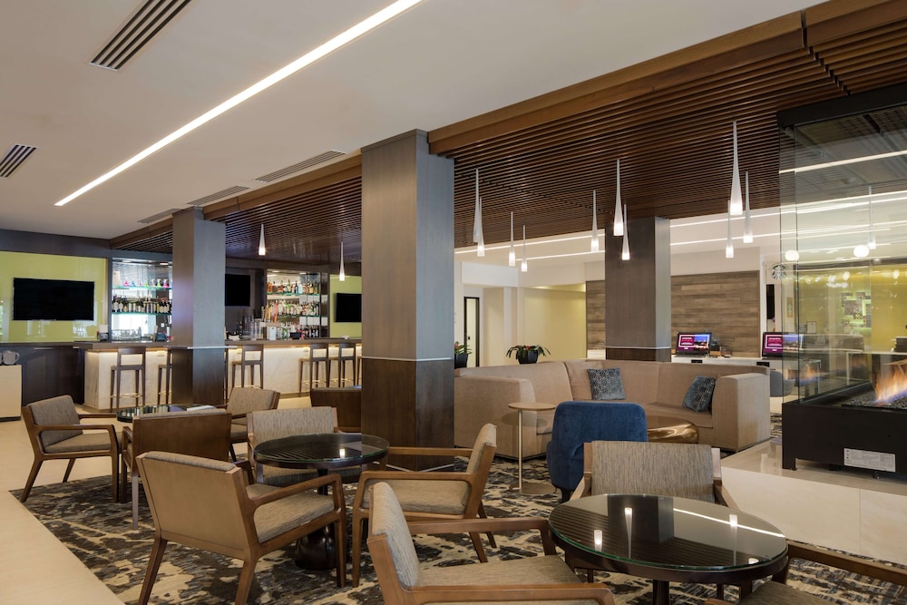 DoubleTree by Hilton Hotel Syracuse - photo 2