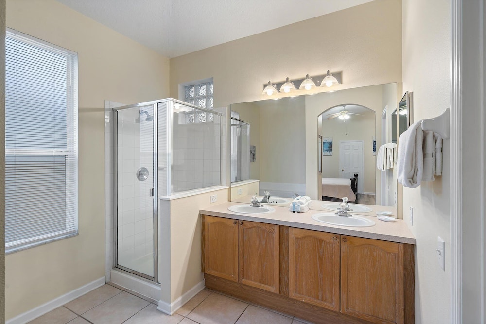 8104 fan Palm way - photo 18