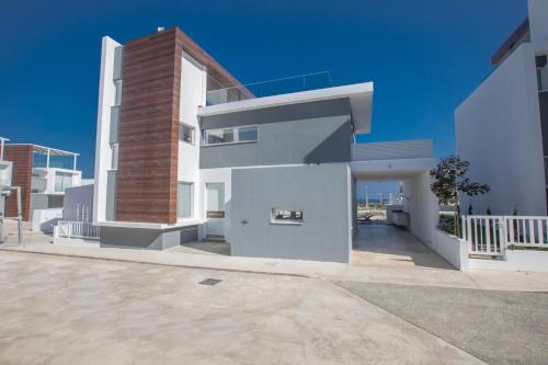 Oli Vine Villas