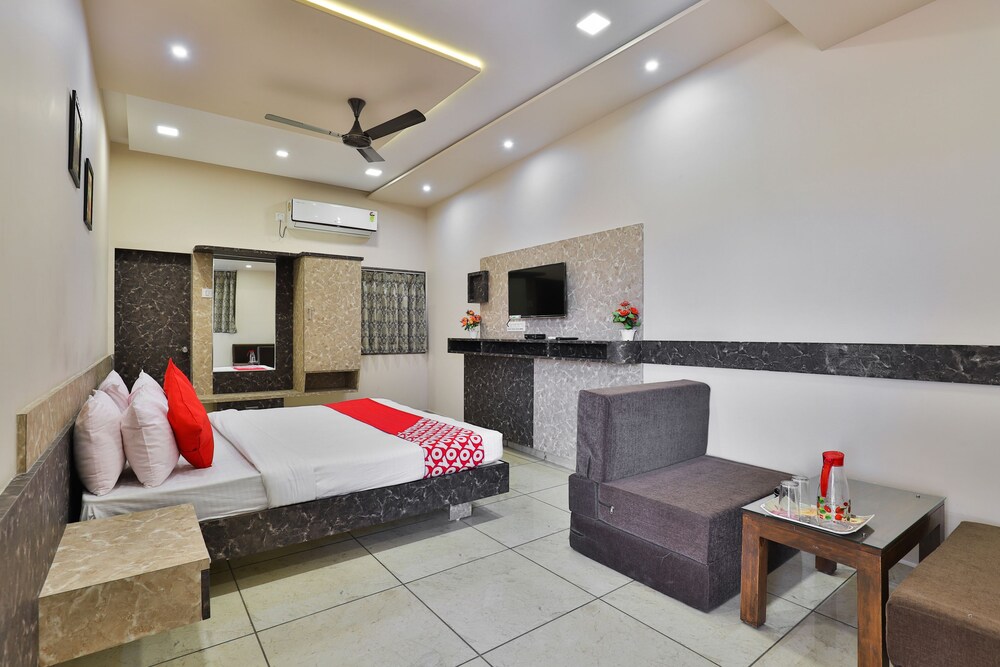 OYO 26621 Hotel Tulsi Residency in Jamnagar, India