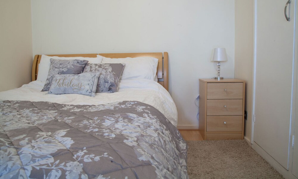 Brighton Getaways Spacious Studio Apt — Hove — photo 2