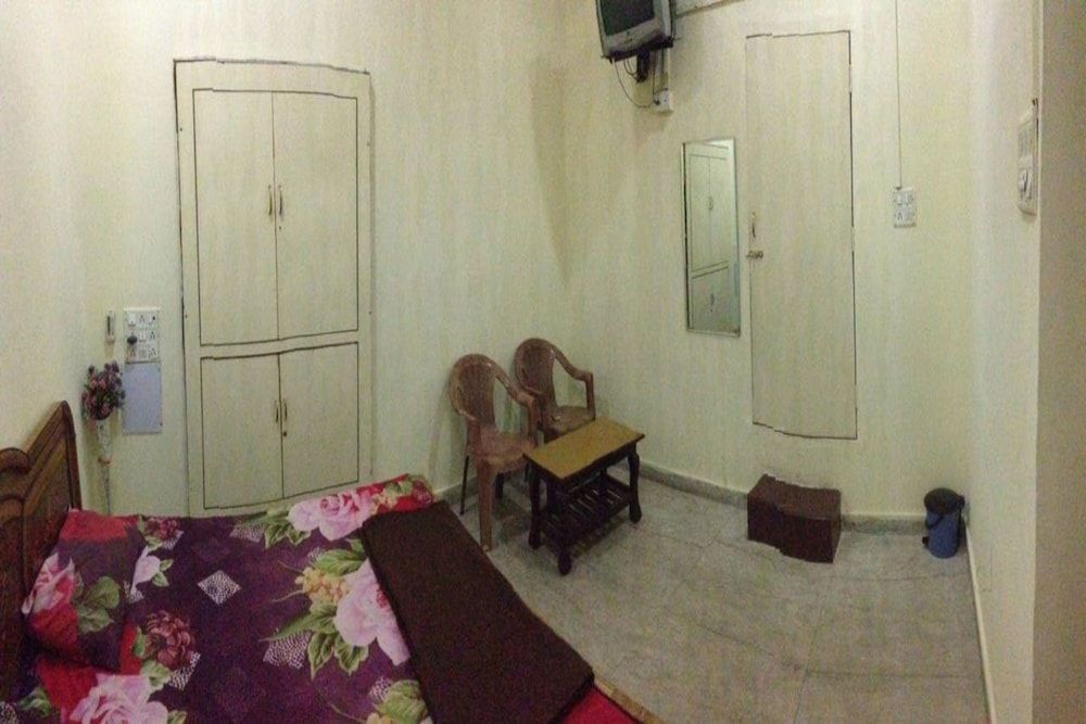 Hotel Radhika Palace — Kota