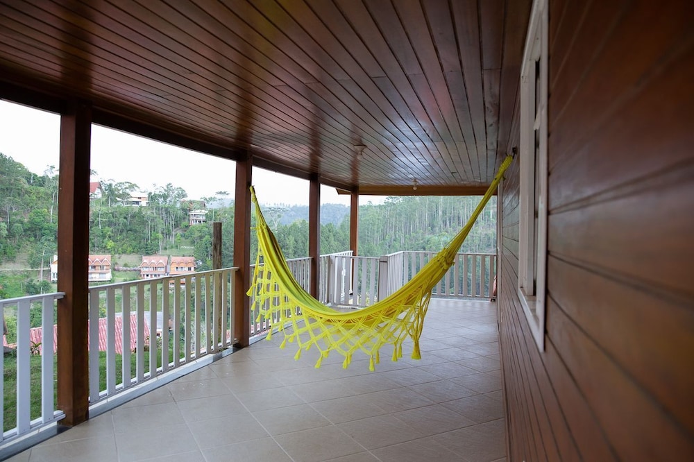 Chal Luz do Sol Pet Friendly c Vista e Garagem in Domingos Martins, Brasil