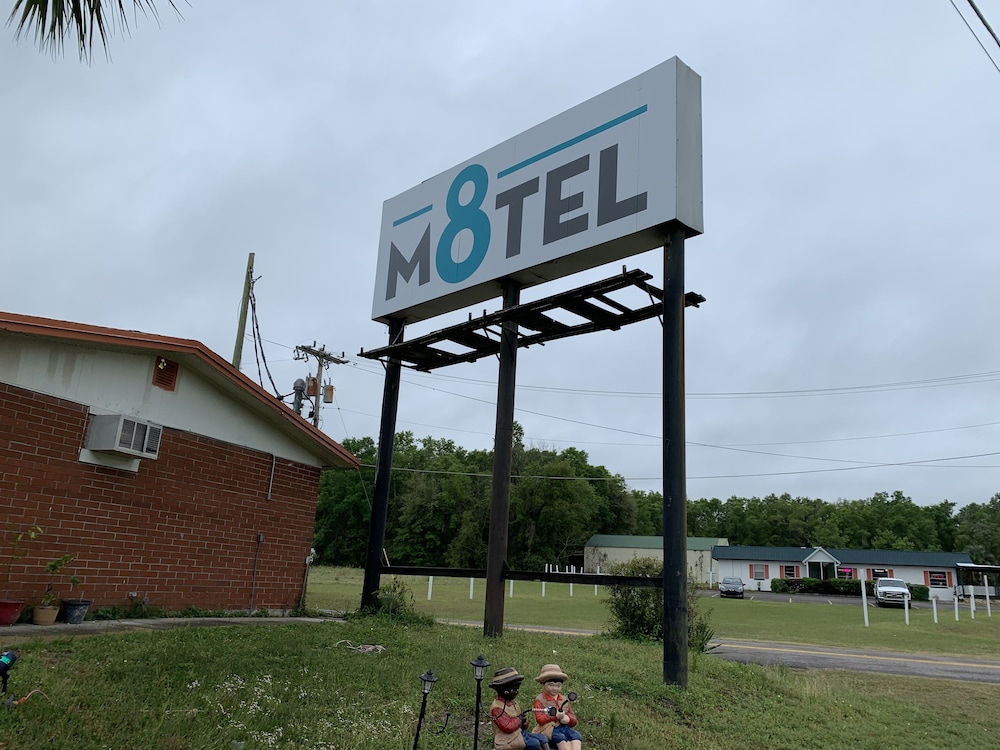 Motel 8 Lake City - photo 19