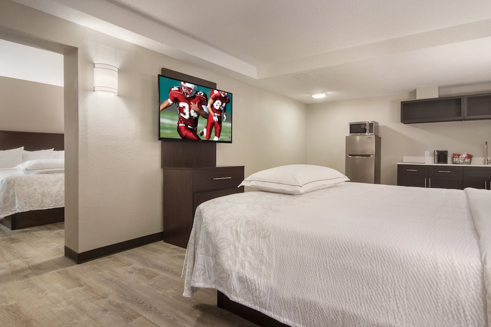 Red Roof Inn Plus & Suites Erie - photo 19
