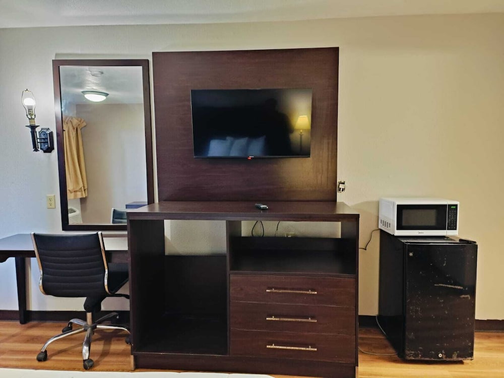 Travelers inn by OYO Wichita Falls - photo 12