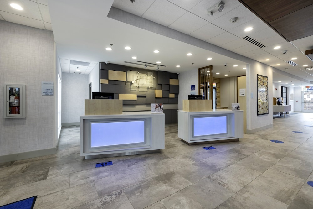 Holiday Inn Express & Suites Staunton by IHG - photo 30