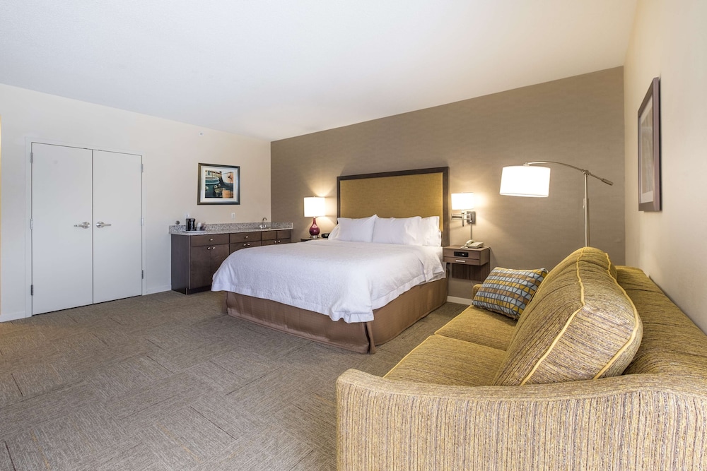 Hampton Inn Waterville - photo 23