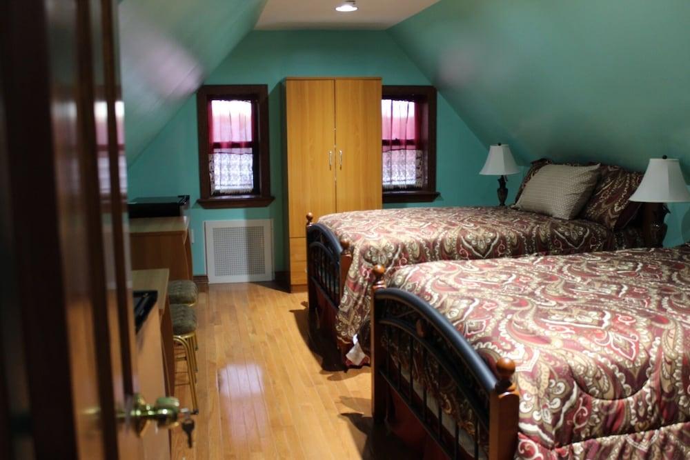 East 42nd Mansion - photo 3