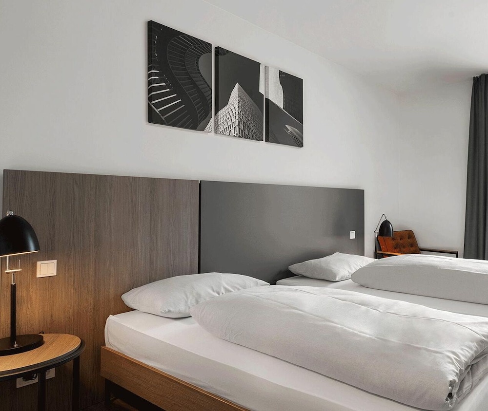 smartments Frankfurt Airport in Frankfurt Am Main, Germany