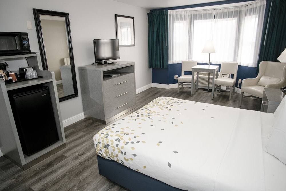 Anchor Beach Inn - photo 4