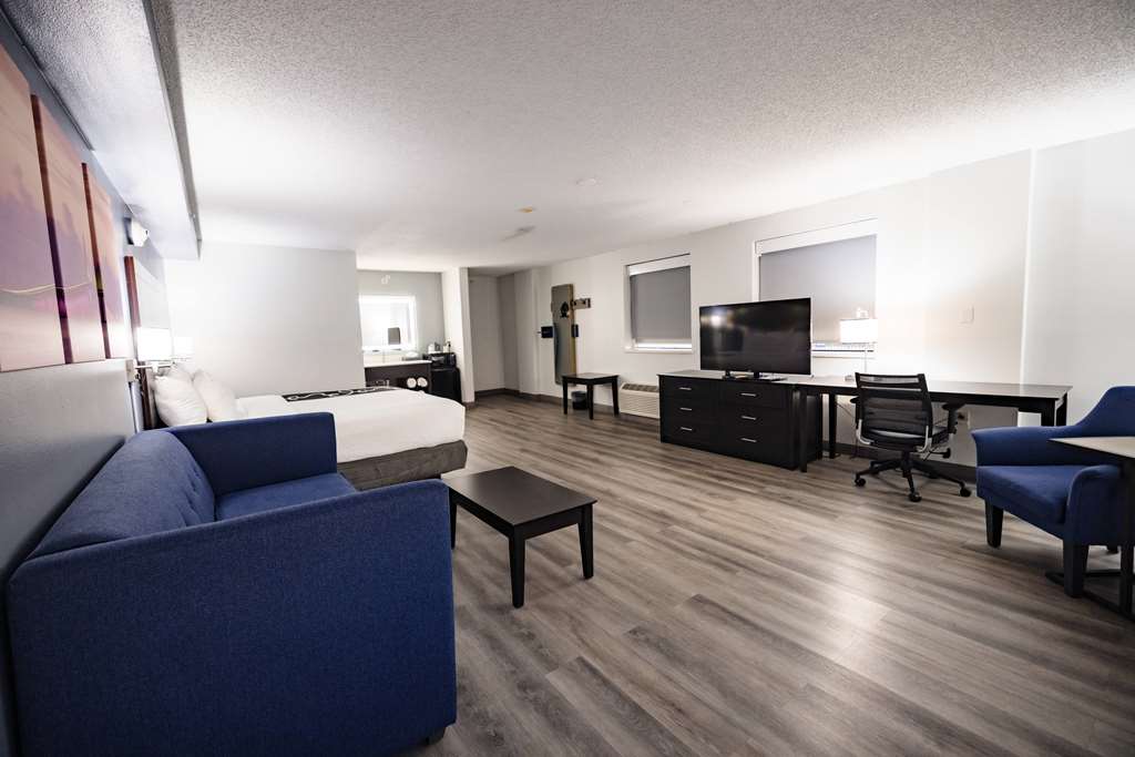 La Quinta Inn by Wyndham Tampa Near Busch Gardens - photo 32