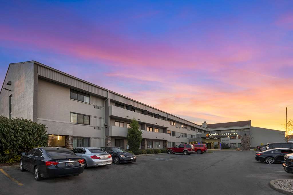 Comfort Inn & Suites North at the Pyramids - photo 5