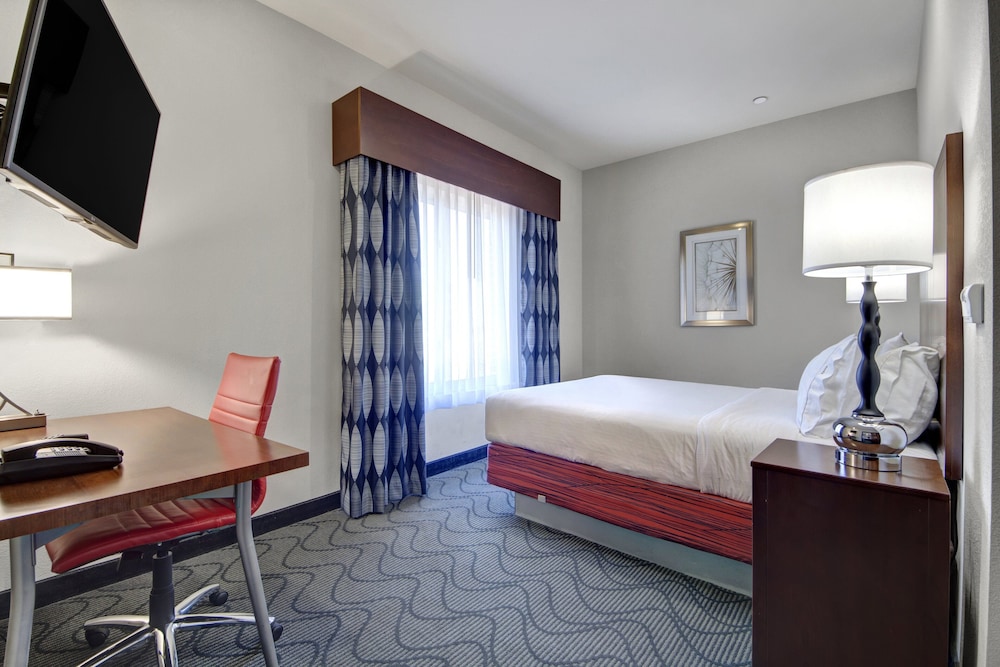 Holiday Inn Express & Suites Oklahoma City North by IHG - photo 17