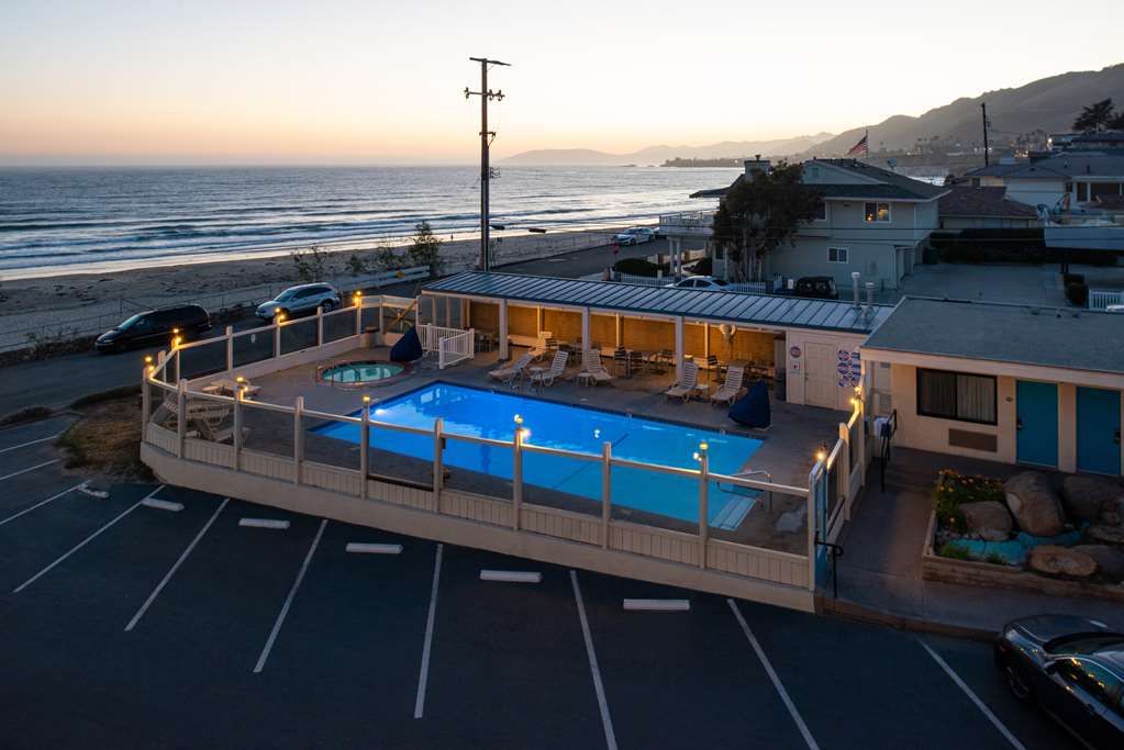 Edgewater Inn And Suites - photo 6