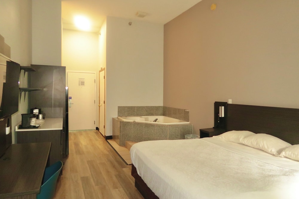 Studio 6 Elkhart IN Kitchenette Rooms - photo 12
