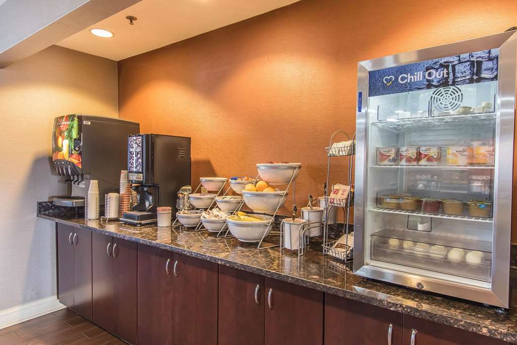 Comfort Suites Richmond - photo 33