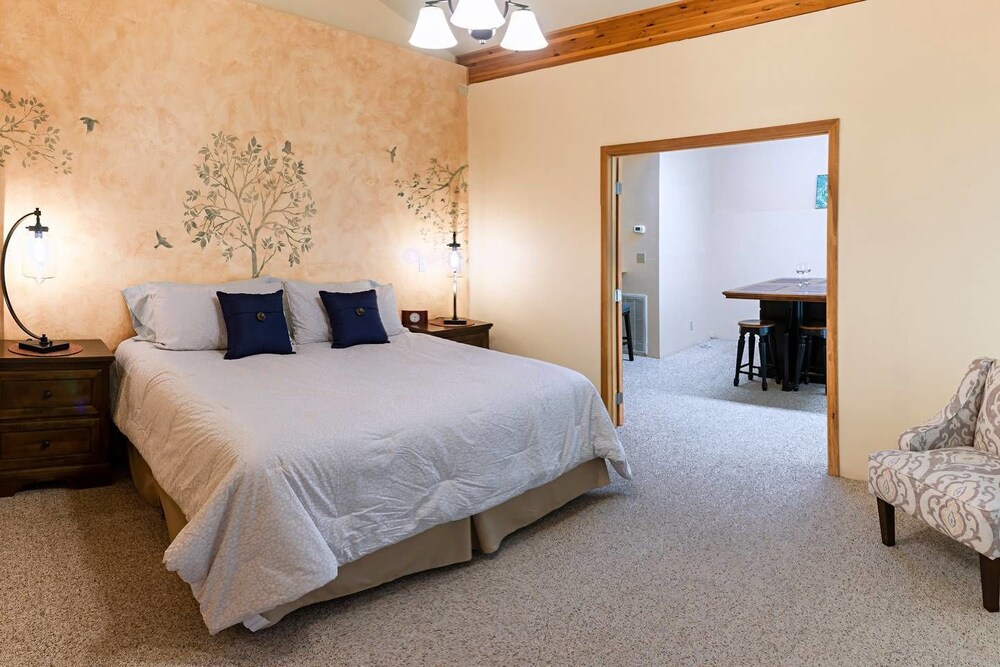 Oak Street Studio in Ashland, United States