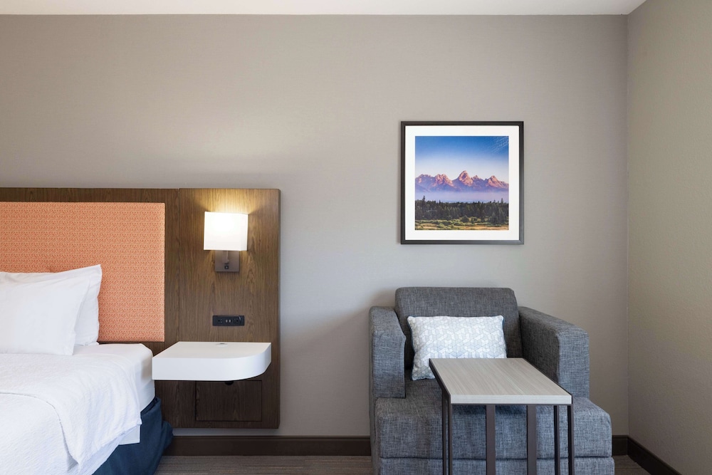 Hampton Inn & Suites Casper - photo 25