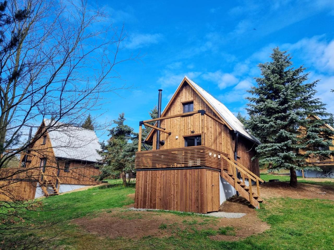Chata Abrinka Chaty Na Rybárně — hotel in Louka