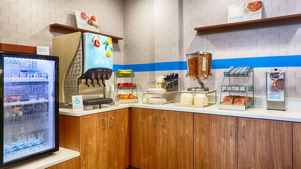 Holiday Inn Express Bordentown Trenton South by IHG - photo 26