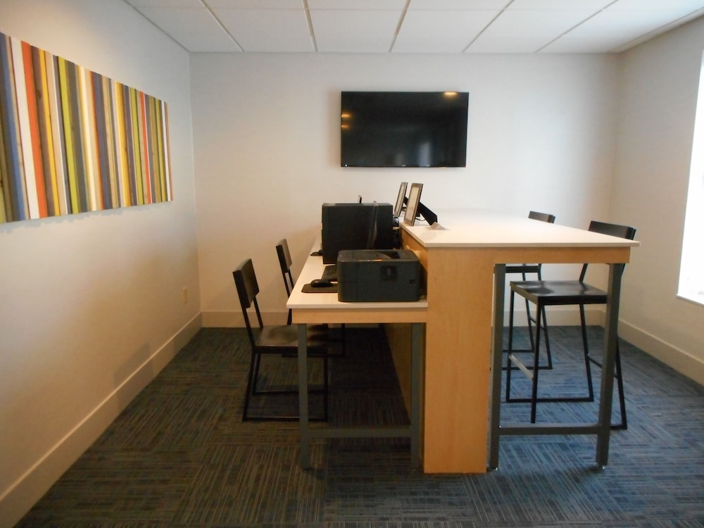 Holiday Inn Express Fairfield by IHG - photo 9