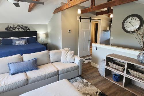 Rooftop Studio - carbon neutral hotel in Mcminnville