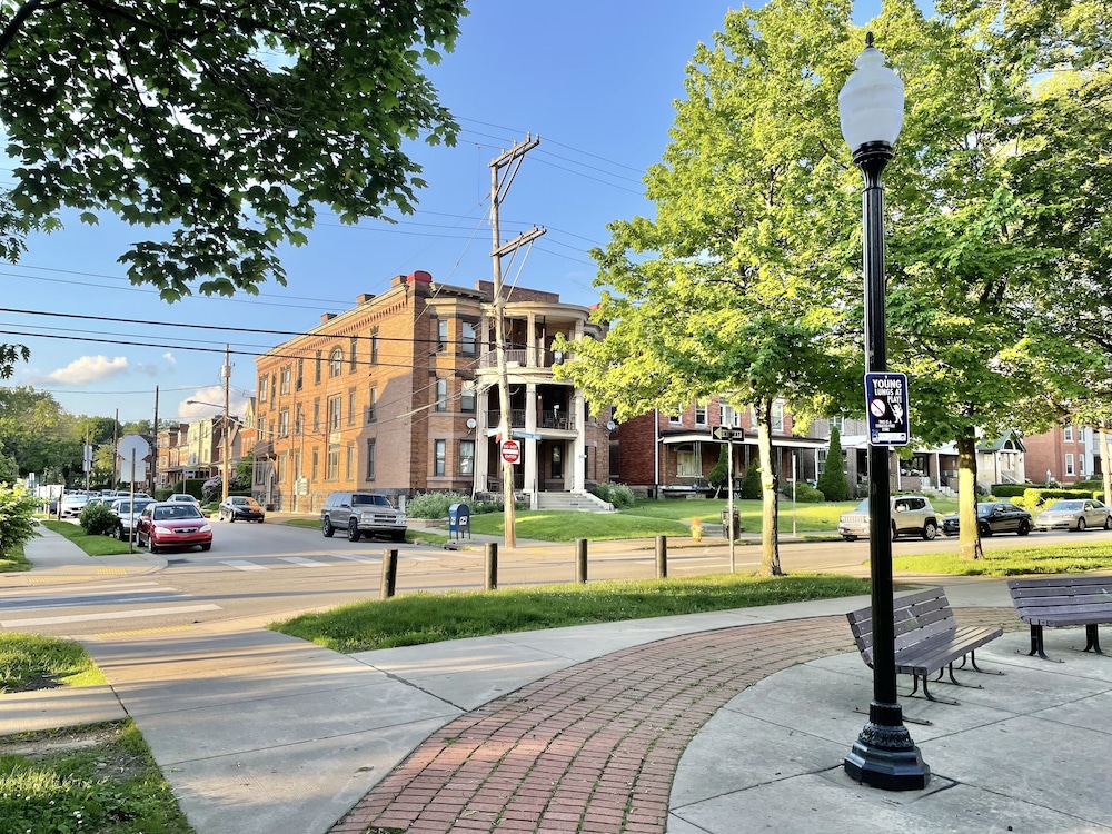 The Warhola Bloomfield - photo 35