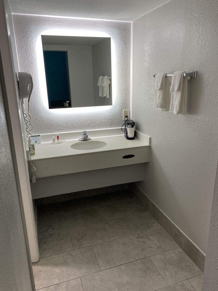 La Quinta Inn by Wyndham Tyler - photo 22