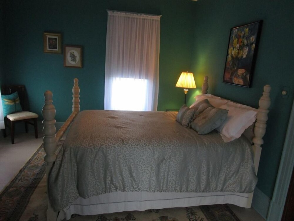 The Old Victorian Inn - photo 10