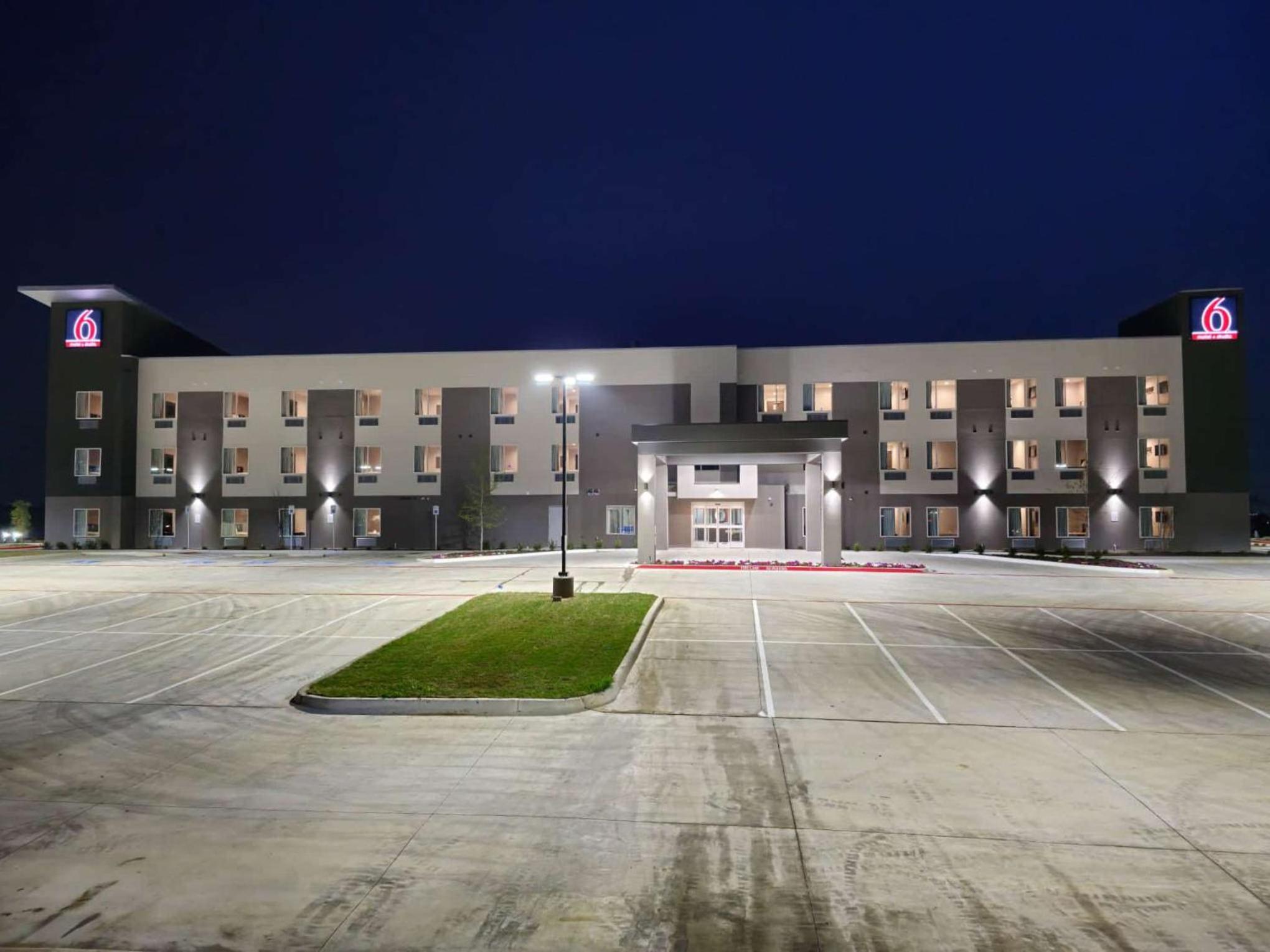 Motel 6 Fort Worth TX Lake Worth - featured photo