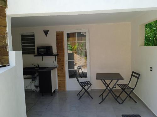 Zannanna delair in Sainte-Anne, Guadeloupe