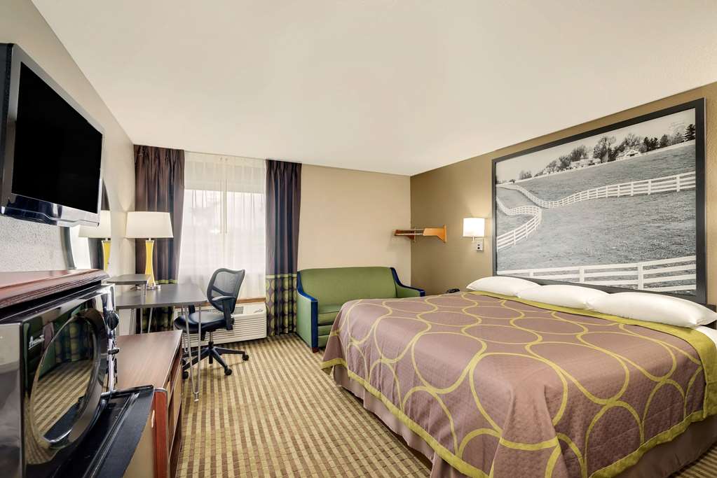 Super 8 by Wyndham Lexington Hamburg Area - photo 17