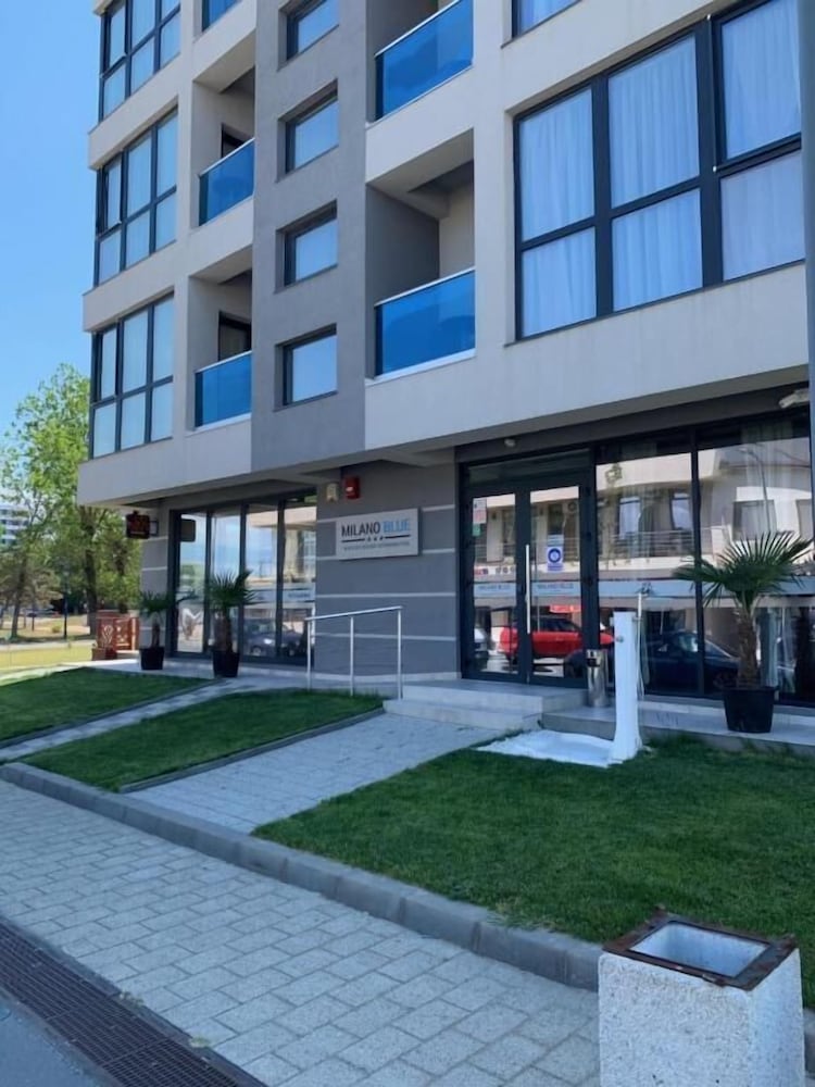 Milano Blue - carbon neutral hotel in Constanta