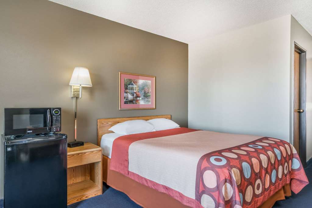 Super 8 by Wyndham Portage - photo 9