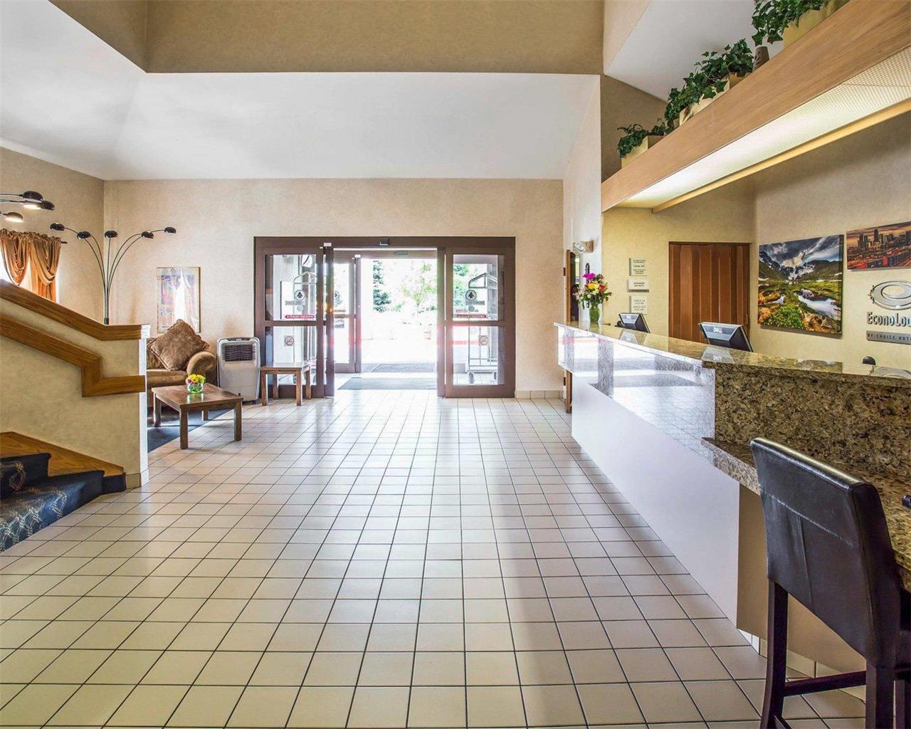Econo Lodge Denver International Airport - photo 7