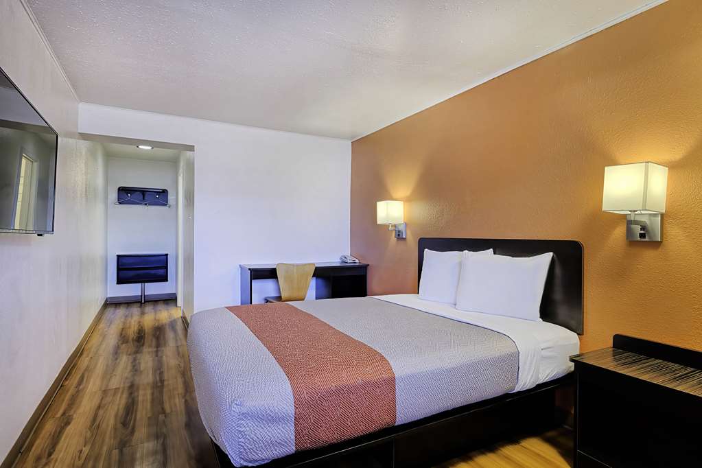 Motel 6 Sullivan MO - photo 13