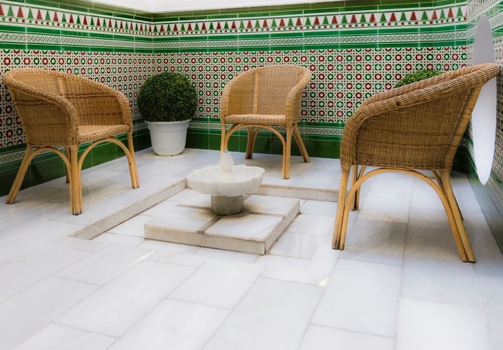 Alhambra Zoom - carbon neutral hotel in Granada