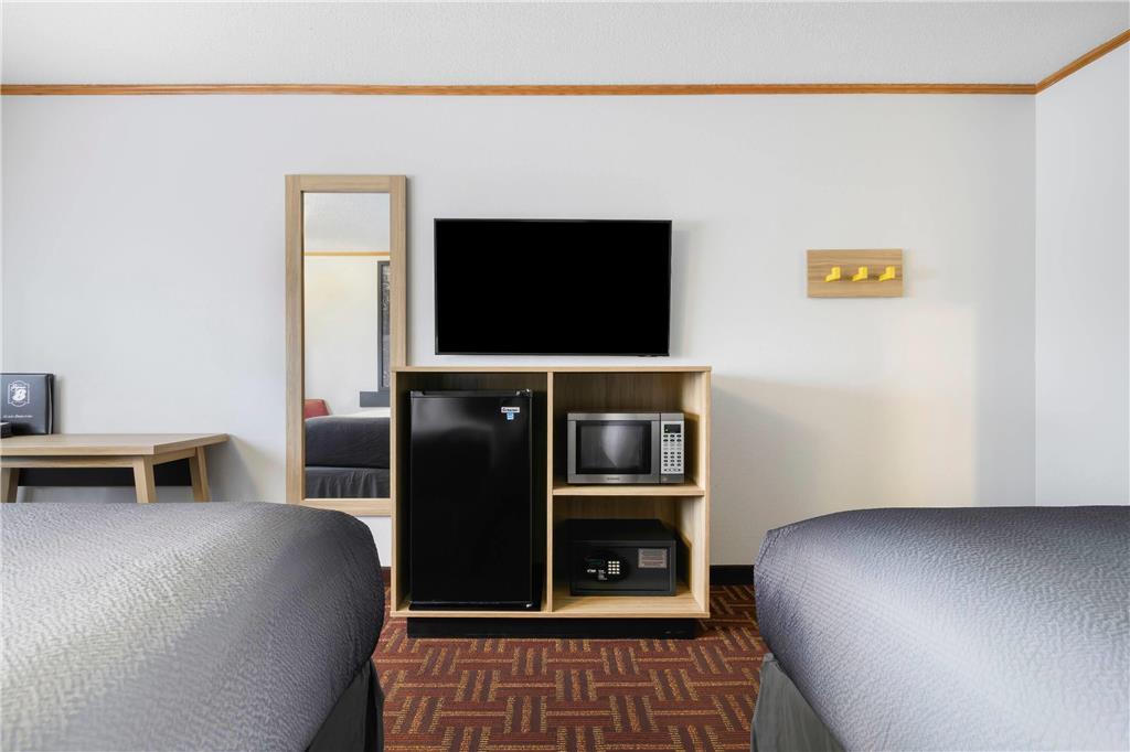 Super 8 by Wyndham Eveleth - photo 42