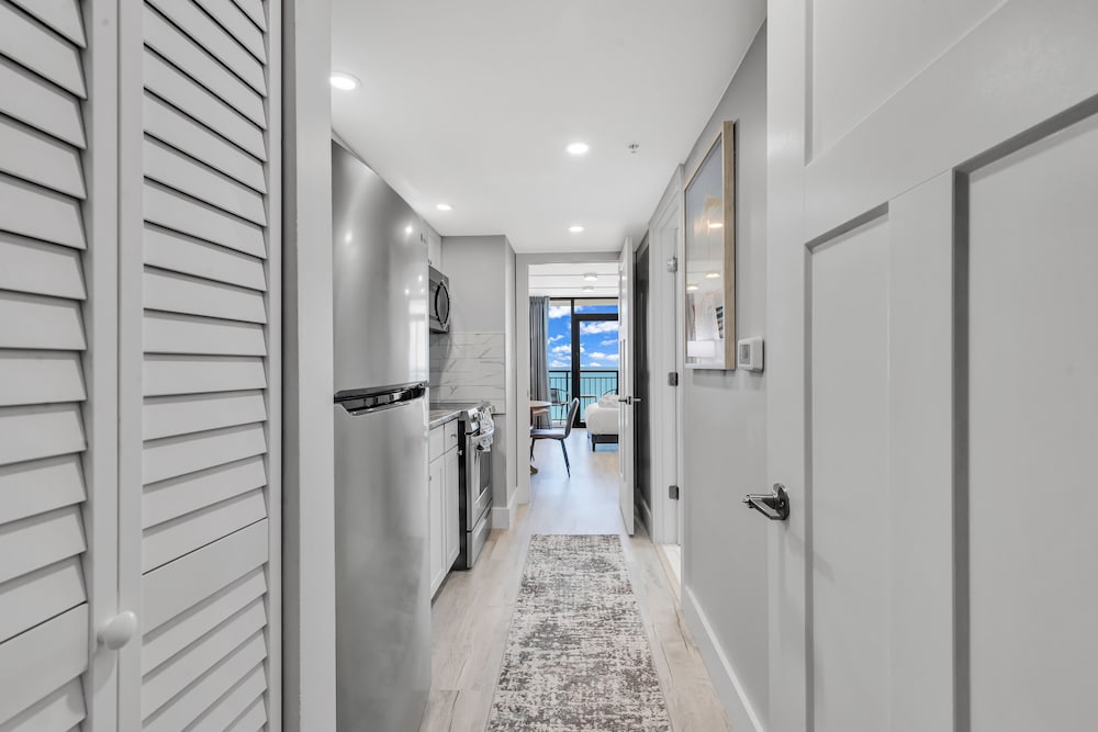 Breakers Tower 1BR Oceanfront Condo - photo 28