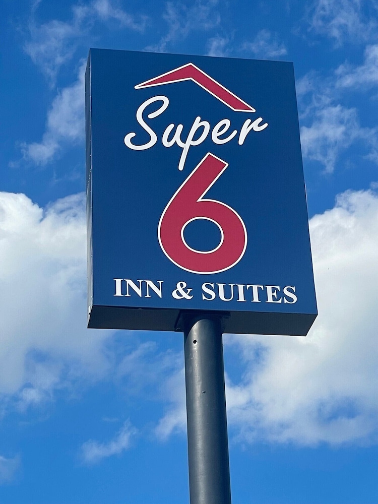 Magnuson Hotel Baton Rouge East - photo 30