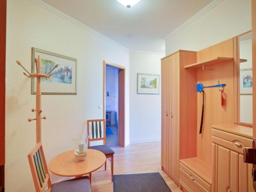 Dünenpark Binz Komfort Ferienwohnung mit 2 Schlafzimmern und Terrasse im Erdgeschoss 004 — 4-Star Luxury Hotel in Ostseebad Binz, Germany