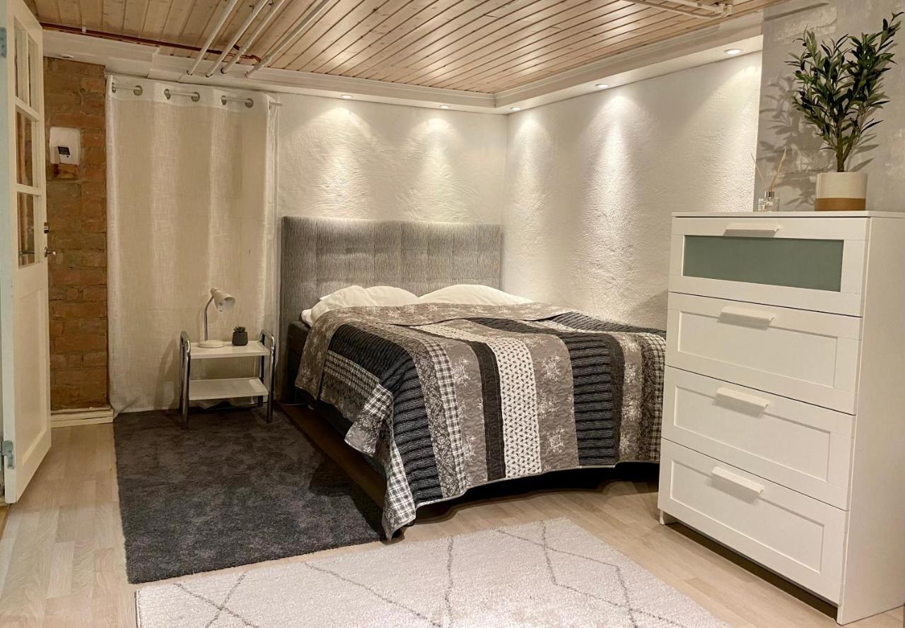 Lower floor of 50 sqm in nice villa with parking — 4-Star Luxury Hotel in Stockholm, Sweden