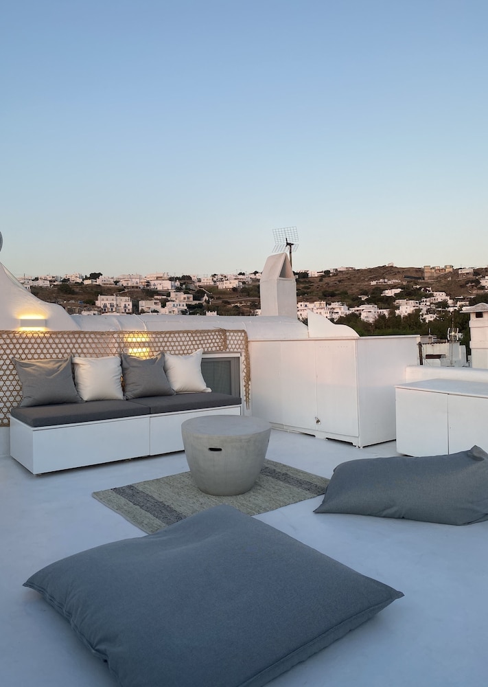 Villa Loom Mykonos Town — 4-Star Luxury Hotel in Mykonos, Greece