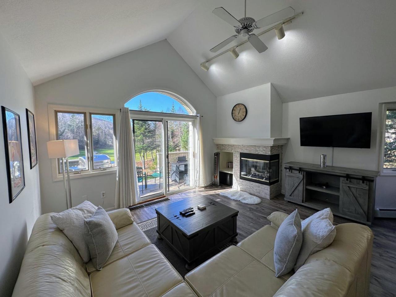 F7 Comfortable golf course townhouse within walking distance of Mount Washington Hotel - photo 7